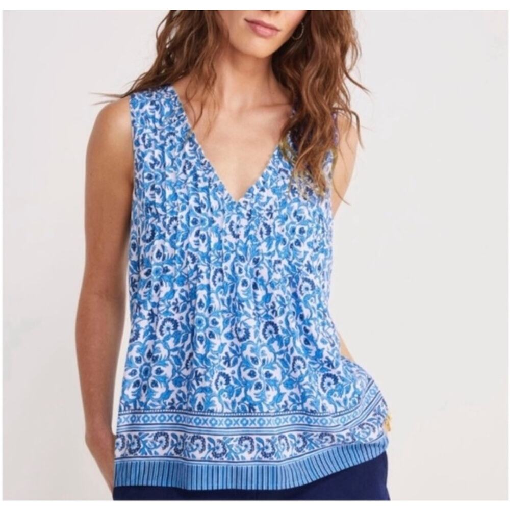 S Vineyard Vines cotton v neck top